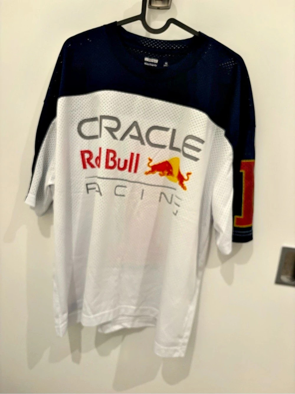 Hollister Boxy Crop Oracle Red Bull Racing Graphic Jersey Red Bull Racing Jersey